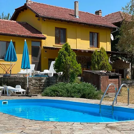Villa Velikovi *